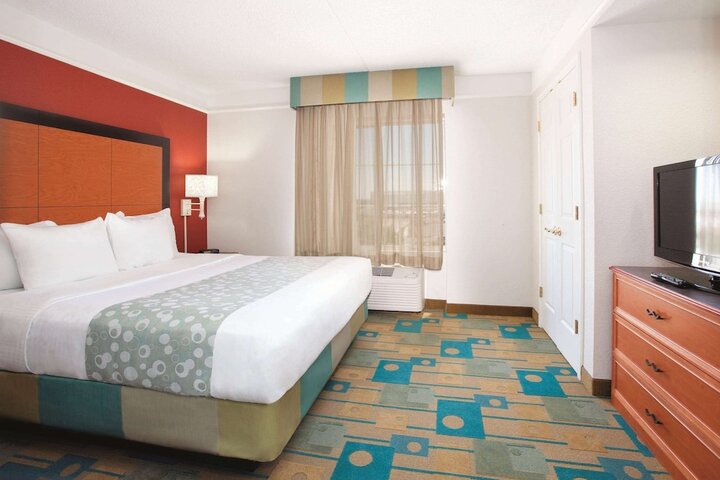 Room 30 of 47