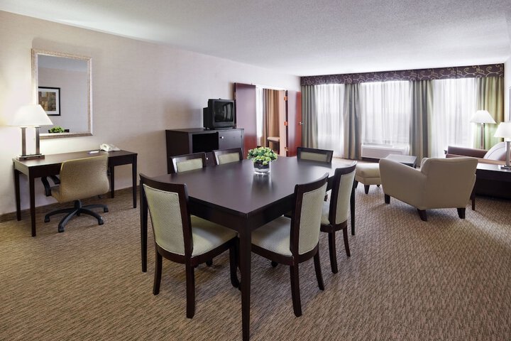 Room 13 of 25
