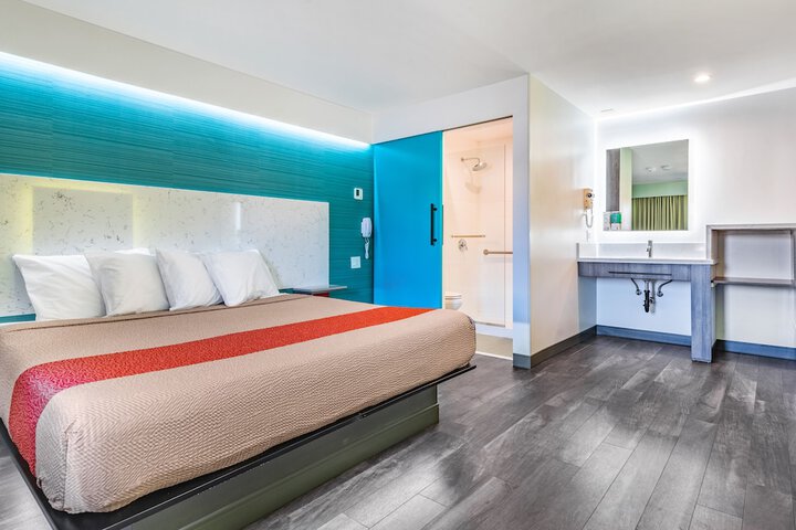 Room 21 of 31