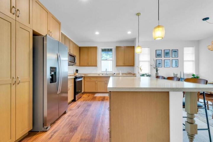 Kalo Homes - Coastal island haven