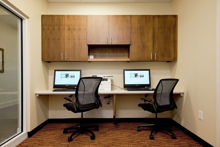 Business Center 68 of 68