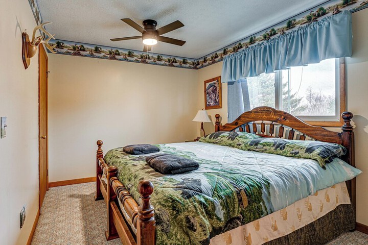 Cozy Cass City Retreat w / Spacious Deck!