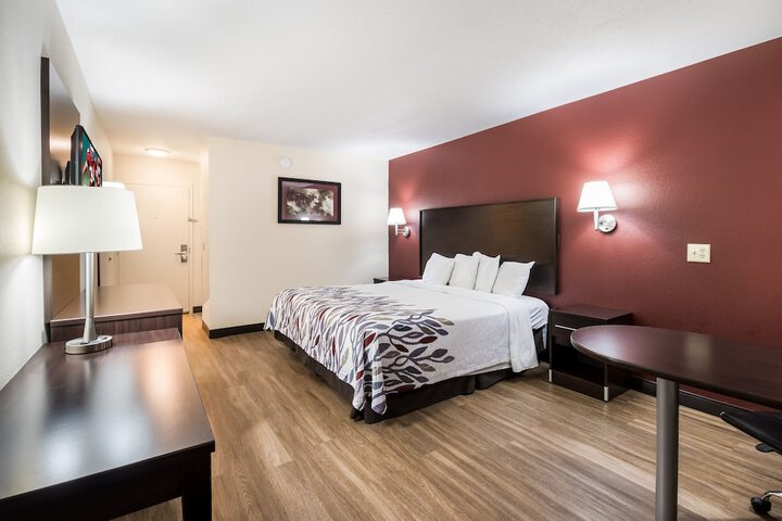 Room 17 of 28