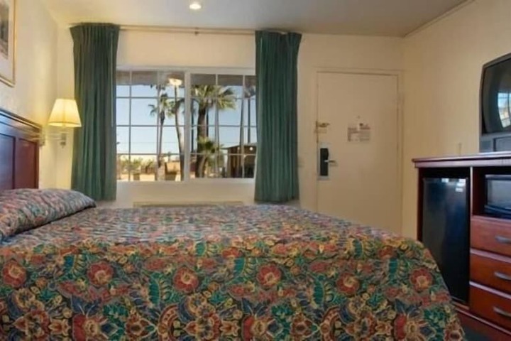 Room 15 of 24