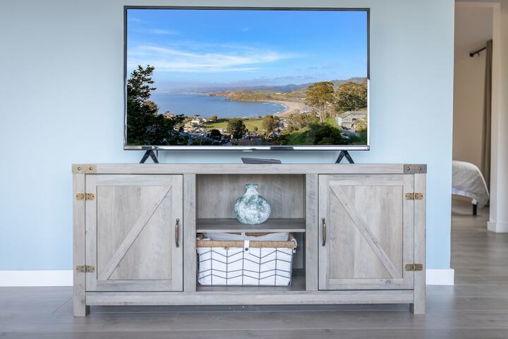 Marbella Lane Pedro Point Beach House with Hot Tub