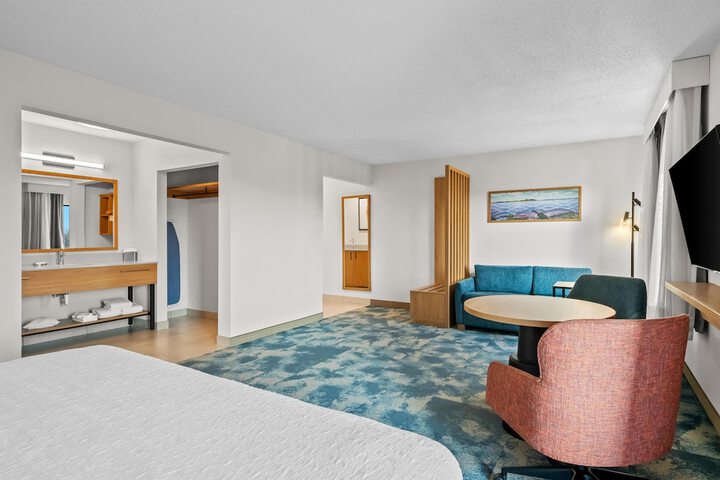 Hampton Inn & Suites Detroit-Canton