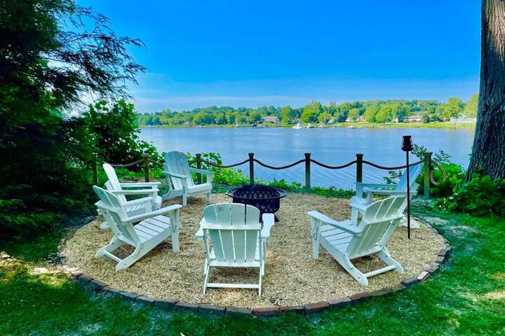 Blake House Historic Estate with Private Inn