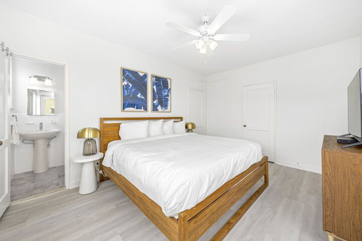 Room 35 of 81