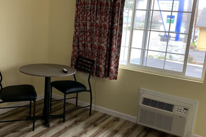 Room 16 of 35