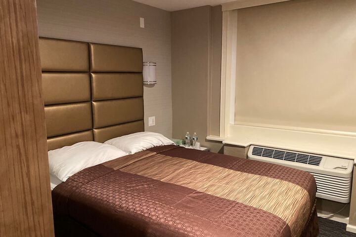 Hotel Key LaGuardia Airport