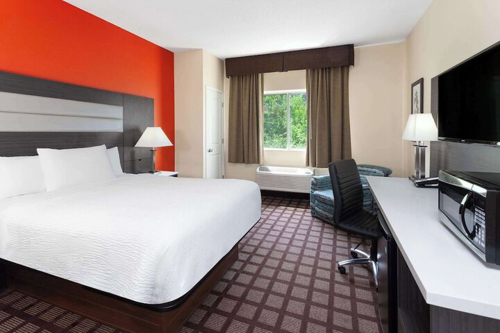 AmericInn by Wyndham Hudson