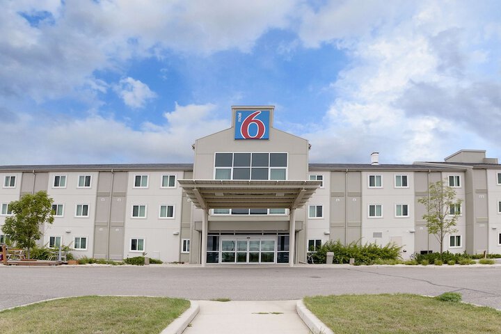 Motel 6 Brandon MB