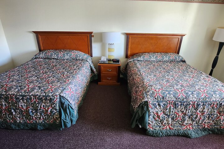 Room 27 of 40