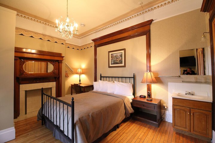 Room 26 of 40