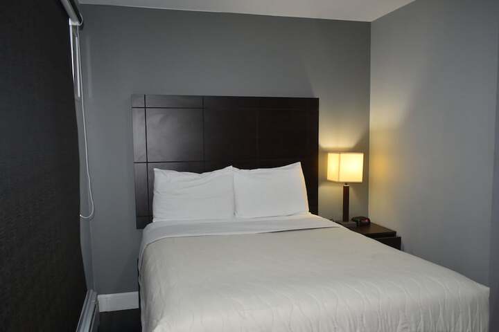 Room 80 of 141