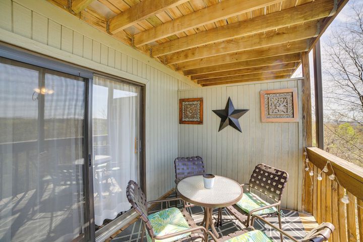 Unwind Fireside: Ozark Mtn Condo w / Resort Perks!