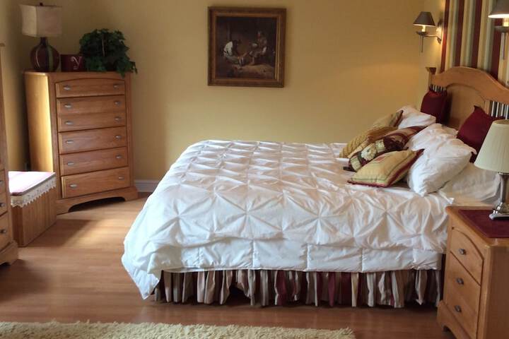Pictured Rocks Bed & Breakfast