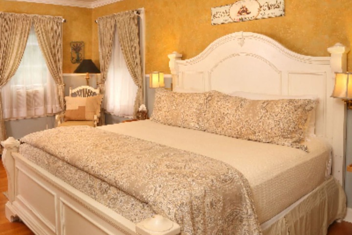 Room 32 of 104
