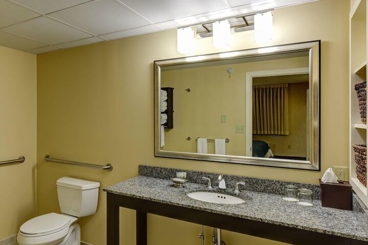 Port Inn & Suites Kennebunk an Ascend Collection Hotel