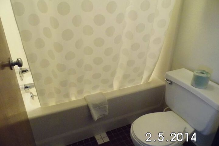 Room 13 of 35