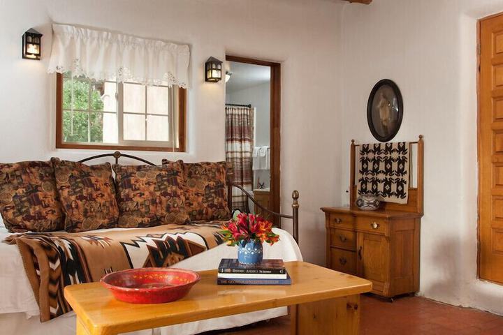 Room 10 of 42