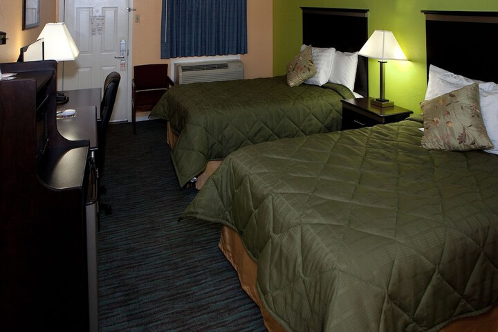 Room 10 of 11
