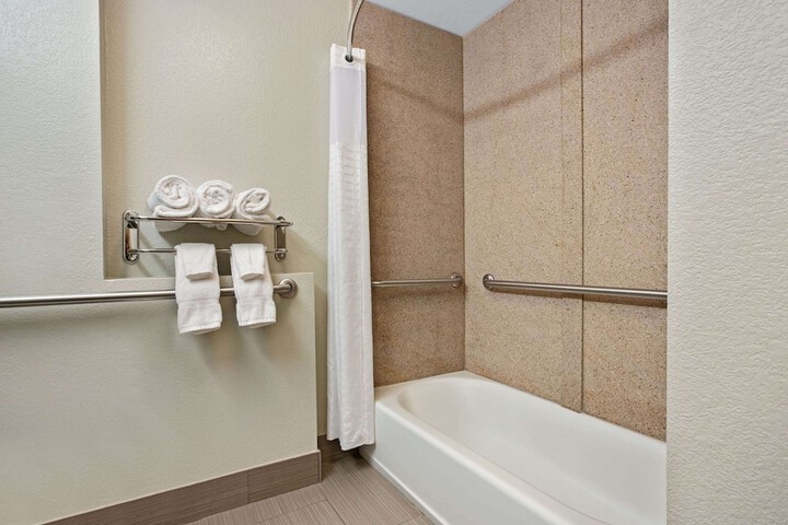 La Quinta Inn & Suites by Wyndham Palestine