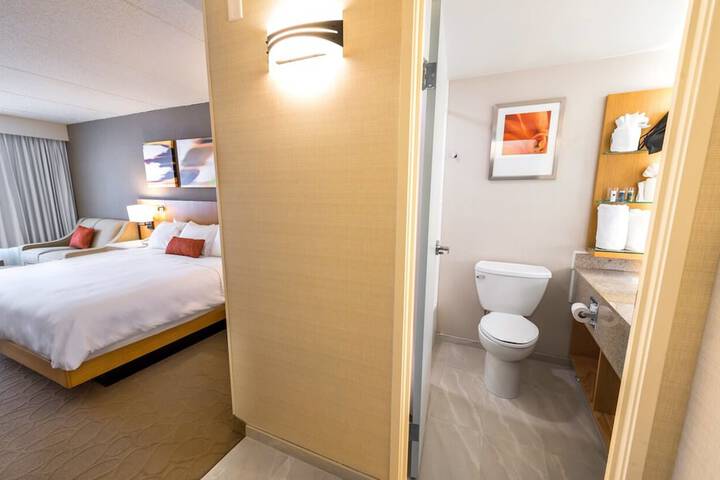 Delta Hotels by Marriott Utica