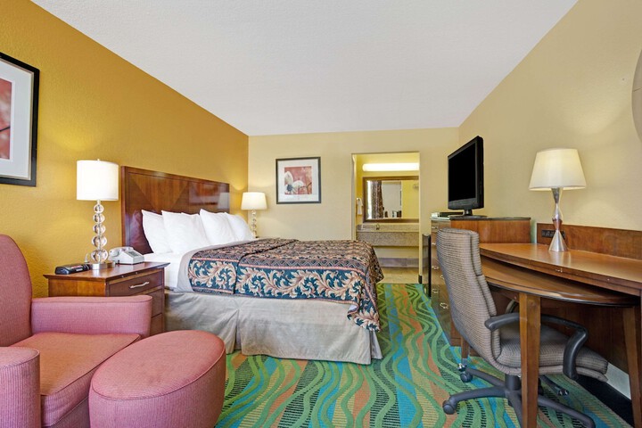 Room 14 of 16
