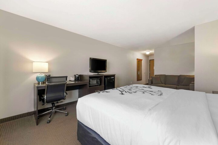 Room 18 of 37