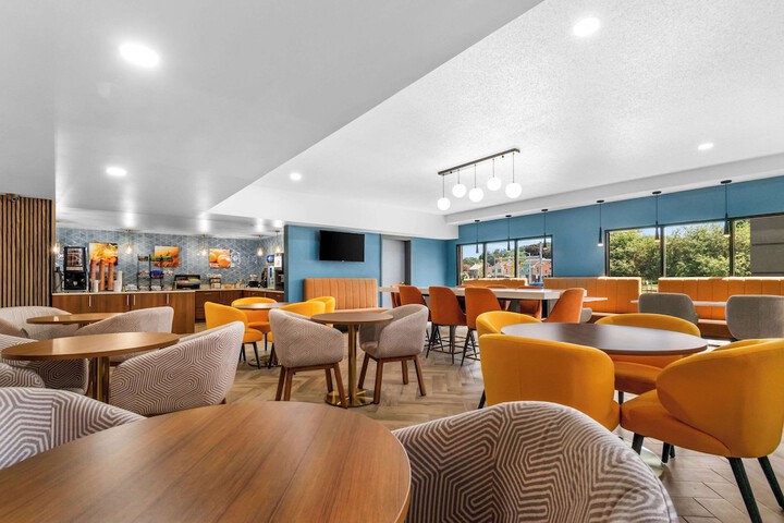 Comfort Inn & Suites York North