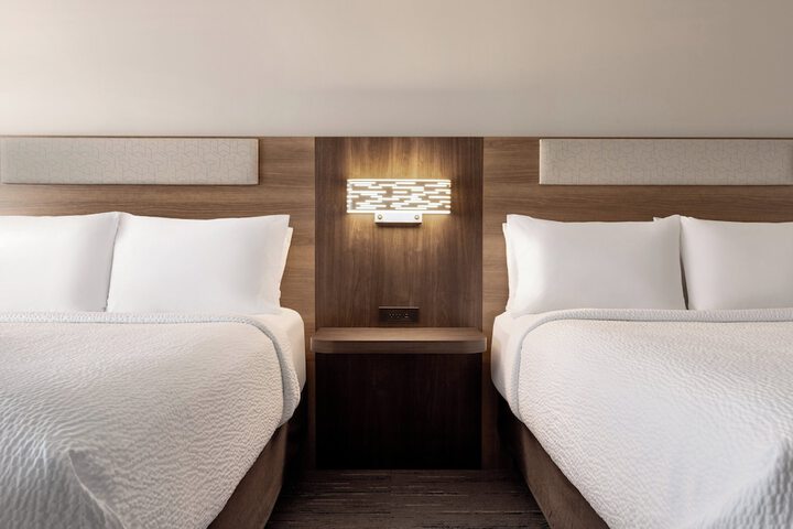 Holiday Inn Express Hotel & Suites Edmond by IHG