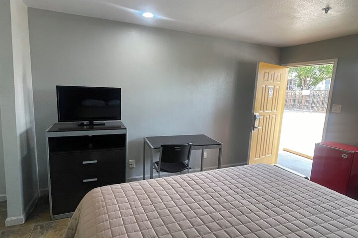 Room 7 of 24