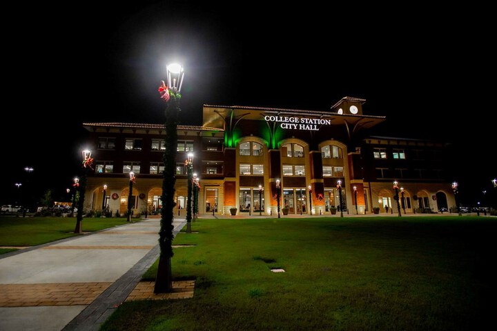 Holiday Inn Express & Suites Bryan - College Station by IHG