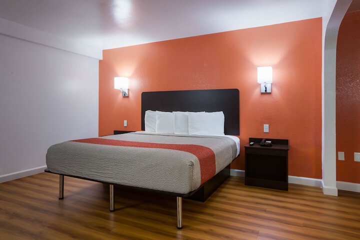 Room 28 of 41