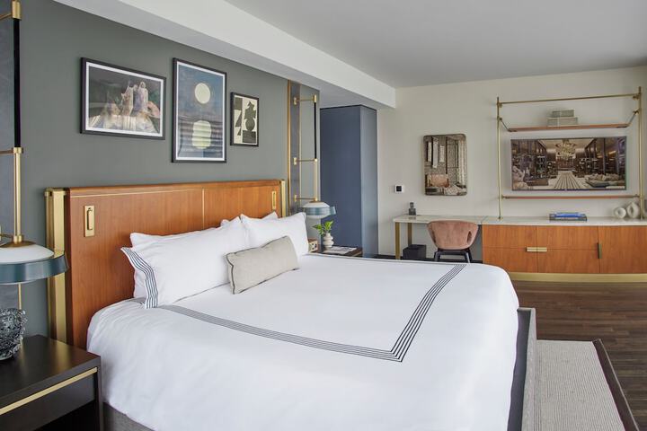 Room 25 of 114