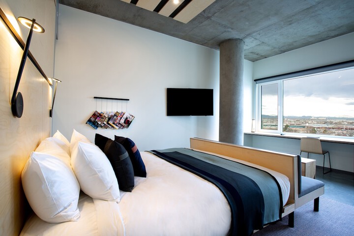 Room 21 of 72