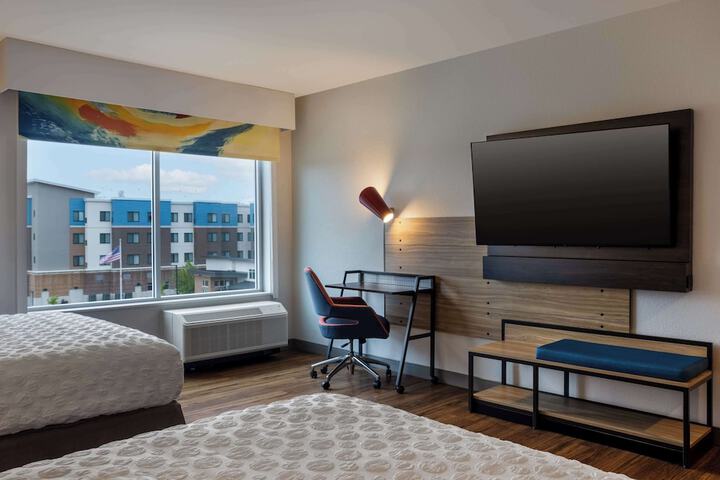 Room 13 of 22