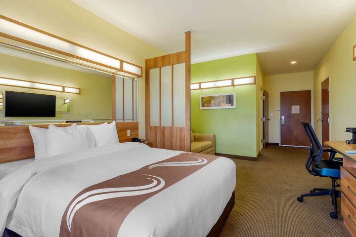 Room 10 of 51