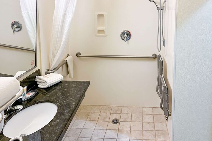 Room 12 of 35