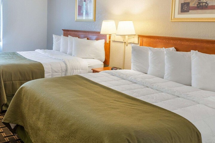 Room 20 of 37