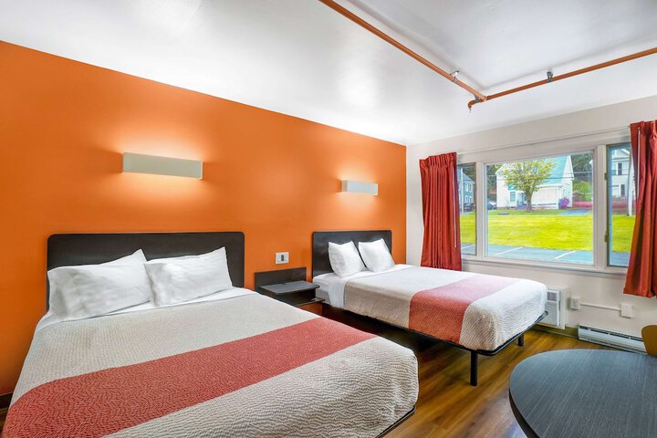 Room 8 of 25