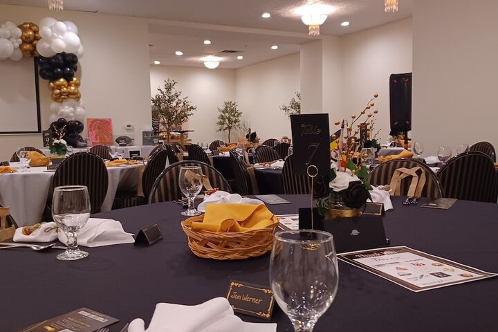 Ballroom/Hall 81 of 86