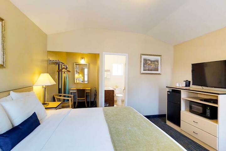 Room 25 of 47