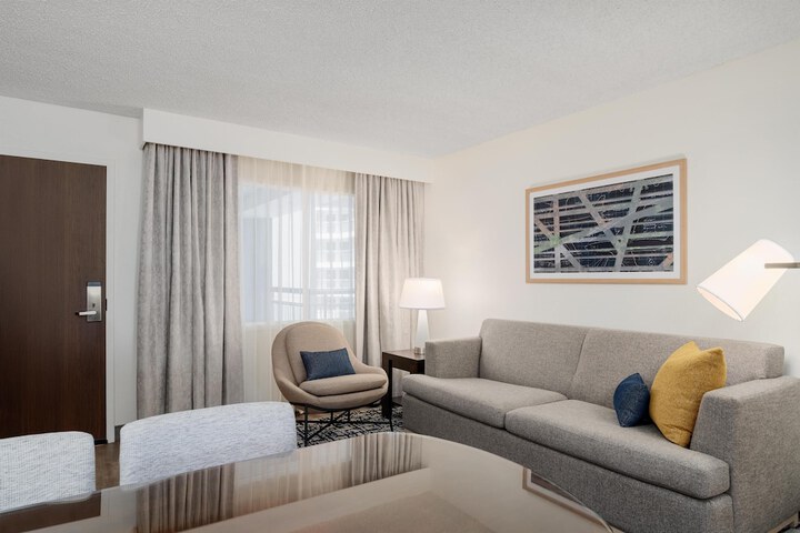 Embassy Suites by Hilton Seattle Tacoma International Airport