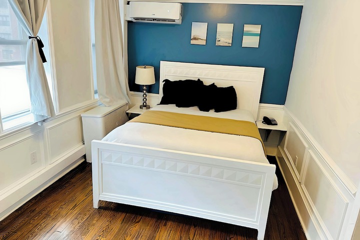 Room 11 of 29