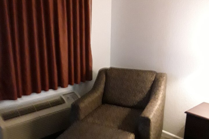 Room 10 of 19