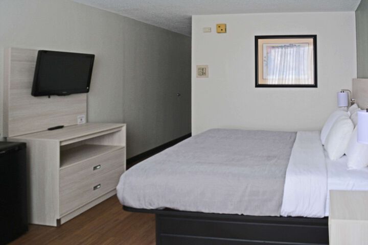 Room 35 of 53