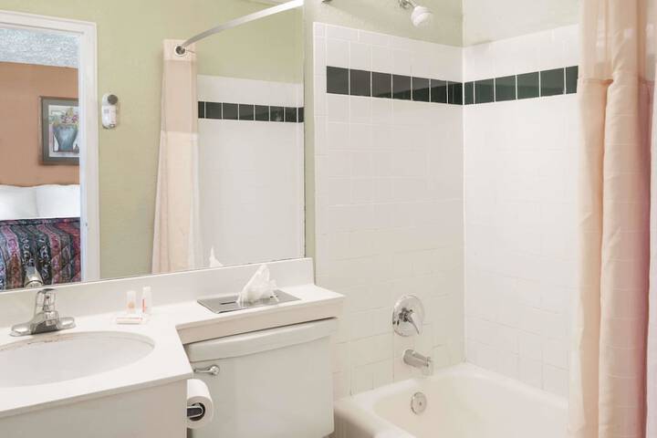 Room 14 of 22