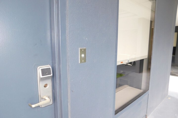 Room 28 of 39